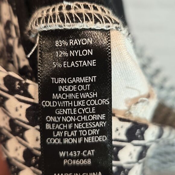 Betabrand Cat Print Ankle Zip Pants Size SP - Picture 9 of 9